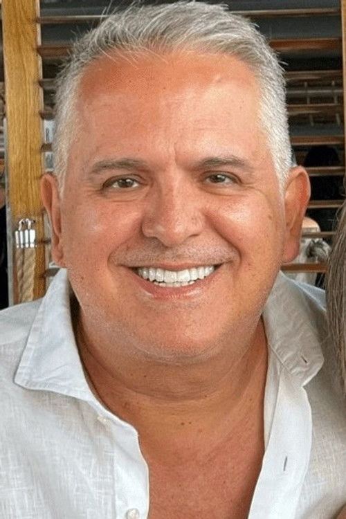 Orlando Morais as Self