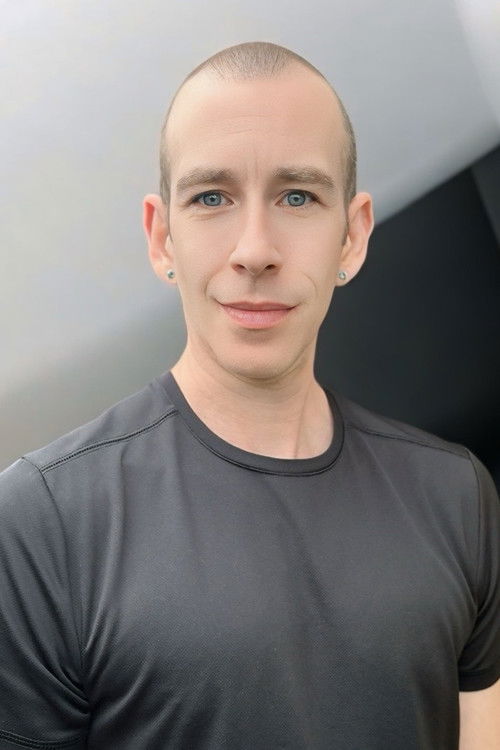 Paul Craig as Simon Lee