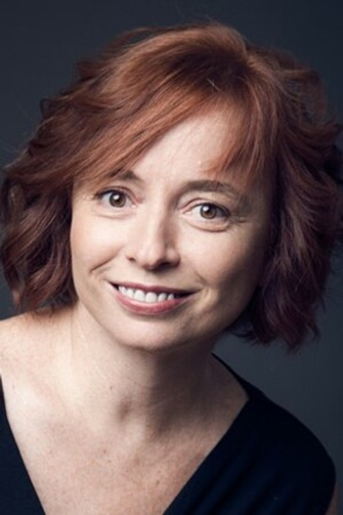 Carmen Pardo as Vecina