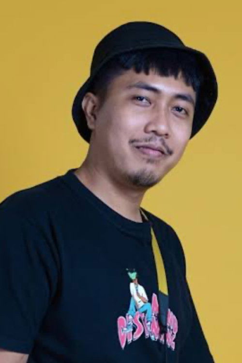 Apos Hutagaol as Ajudan Pejabat