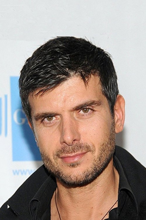 Manos Gavras as Giorgos