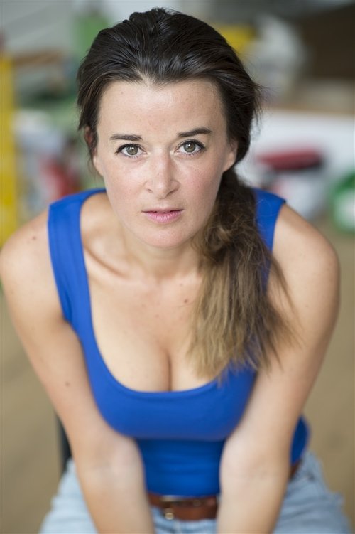 Béatrice de la Boulaye as Ana