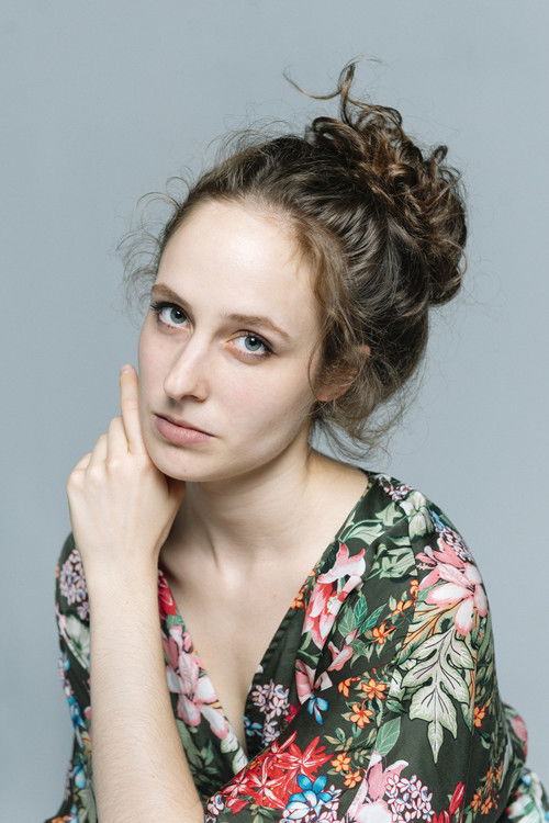 Fanni Wrochna as Au Pair