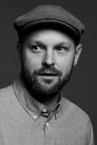 Damien Hope as Sander (14 jaar)