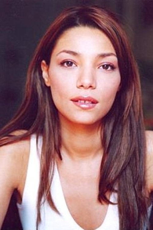 Ynda Rouya as Justine