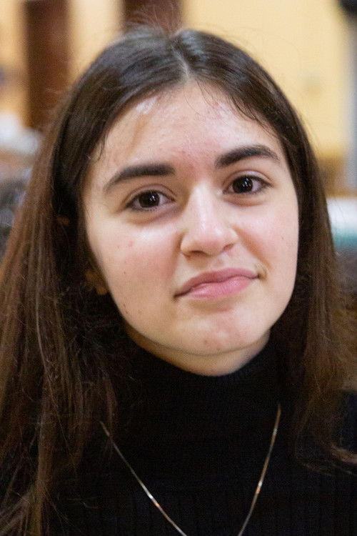 Carolina Gomes as Beatriz/Criança 1/Elfo 2/Aurora Boreal/Filha do Corcunda 2