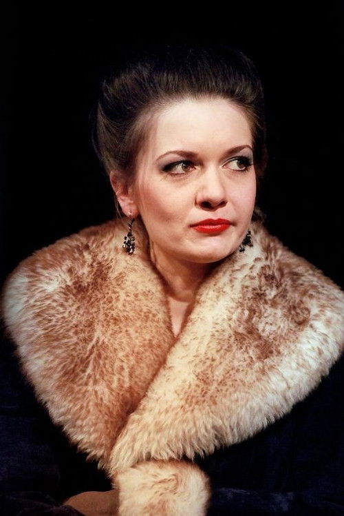 Judit Tarr as Betegfelvételis