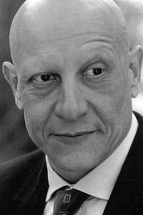 Pietro Montandon as Prete