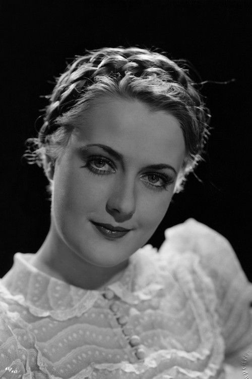 Gertrud Meyen as Baronne Aimée Morell