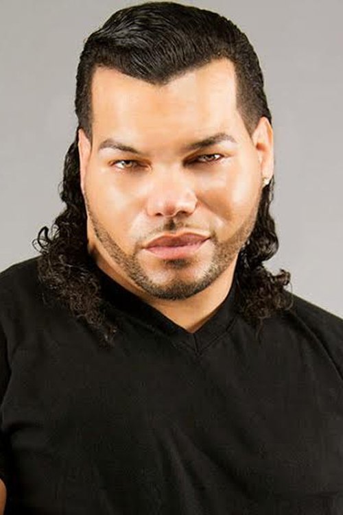 Lyon Beckwith as Chris