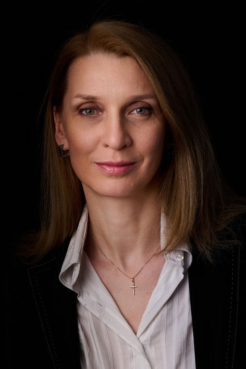 Oksana Timanovskaya as Narrator (voice)