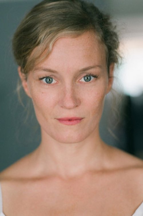 Ania Temler as Ava