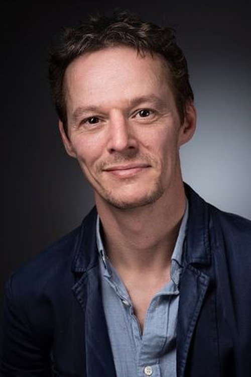 Guillaume Verdier as José