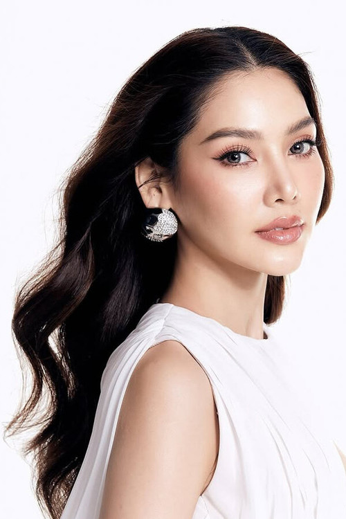 Polfah Punika Kulsoontornrut as Anna