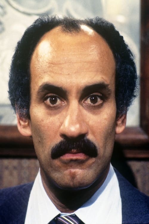 Stefan Kalipha as Lalla