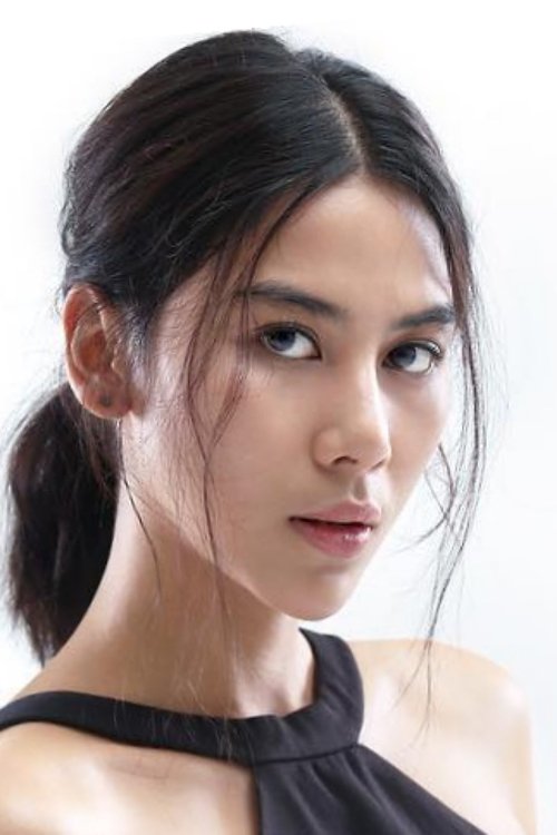 Adinda Thomas as Fraya