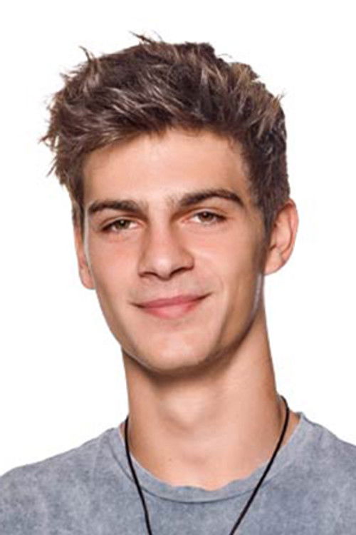 Teo Dogoritis as Γιώργος