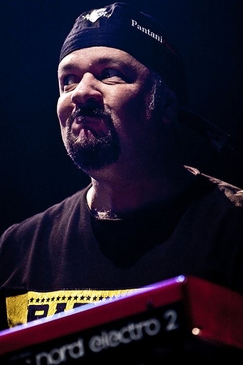 Mimmo Camporeale as Tastiera