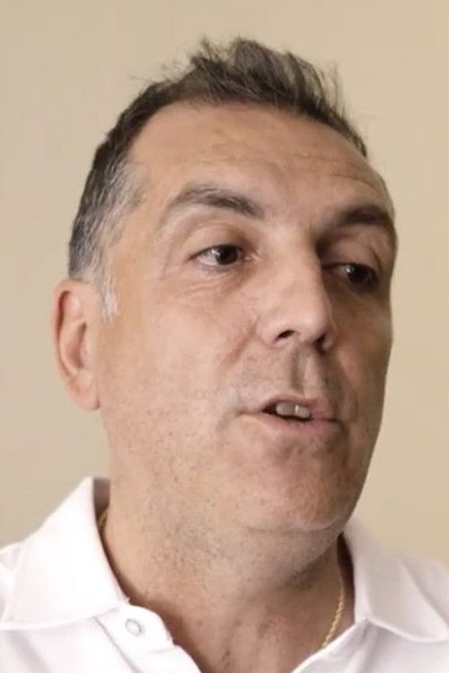 Samuel Vázquez as Policía Nacional. Portavoz Nacional de Asuntos de Interior, Seguridad e Inmigración de Vox