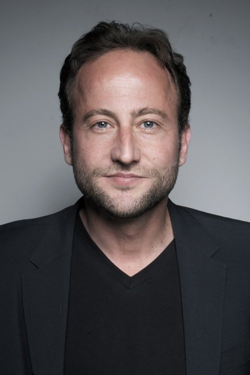 Alexandre Nahon as The Waiter