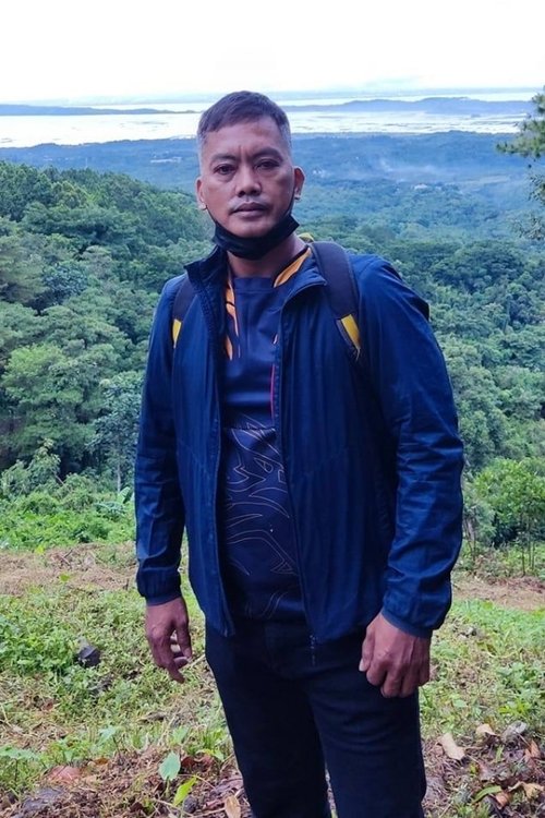 Tirso Tolentino as Police