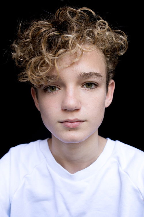 Harry McMillan-Hunt as Bigs