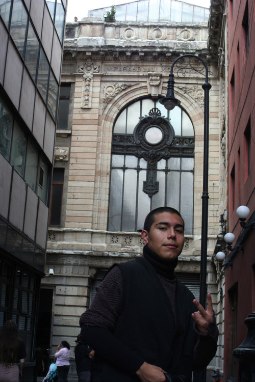 Leonardo Maldonado as Danzante