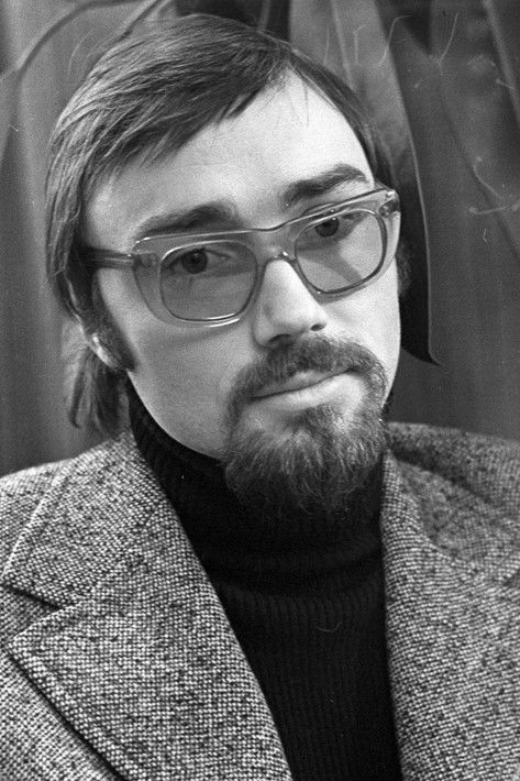 Jerzy Bogajewicz as Kelner w restauracji na lotnisku