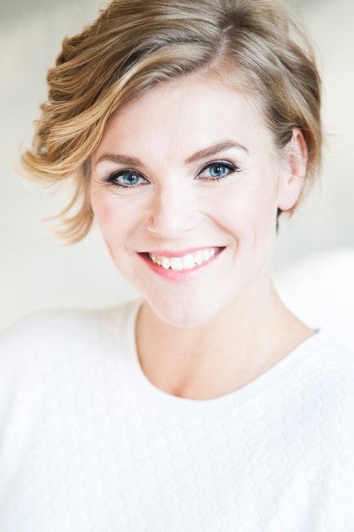 Véronique Claveau as 