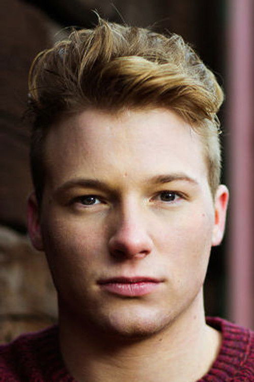 Björn Jochum as Max