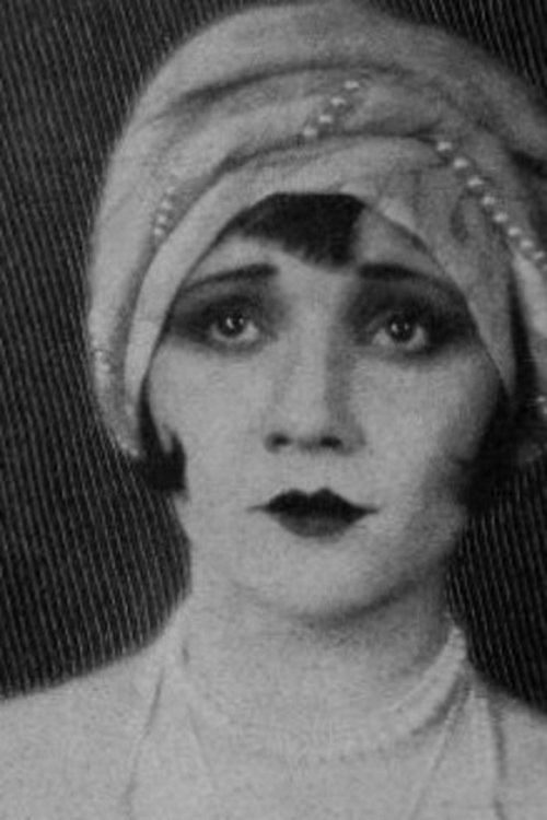 Valentina Zimina as The African lady (uncredited)