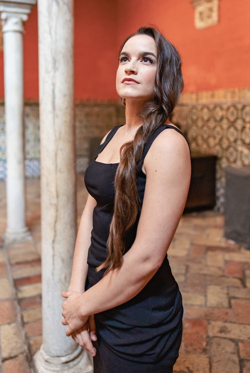 Natalia Labourdette as Second Niece