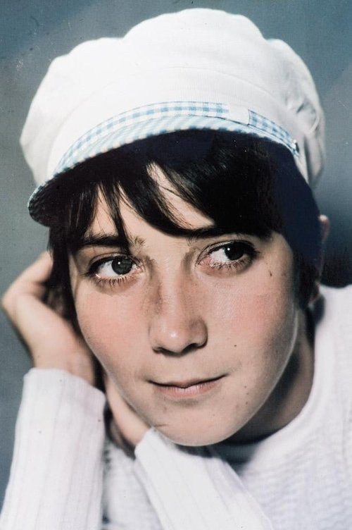 Ileana Popovici as Viorica