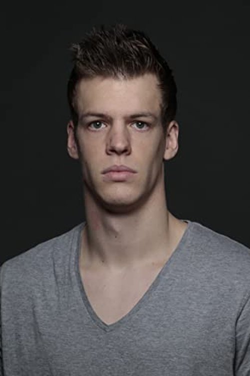 Maxence Huet as Amaury Decrayencour