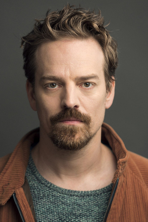 Maxime Le Flaguais as Guillaume Paradis