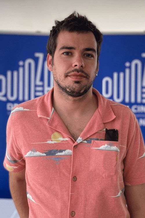 Paulo Carneiro as Airton