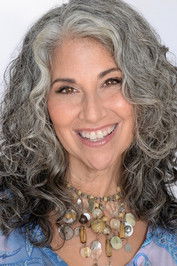 Wendy Hammers as Aunt Helen