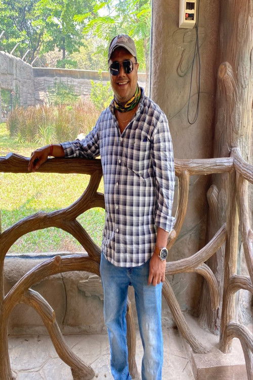 Akshay Patil as Pelu Chaurasia