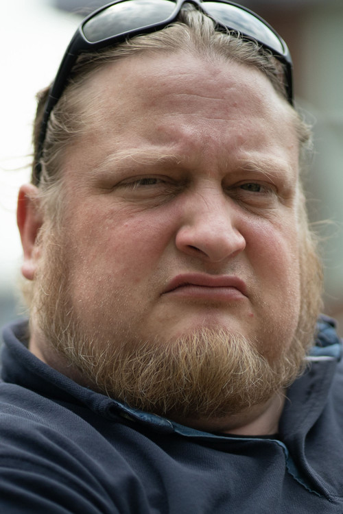 Daniel Faust as Johannes