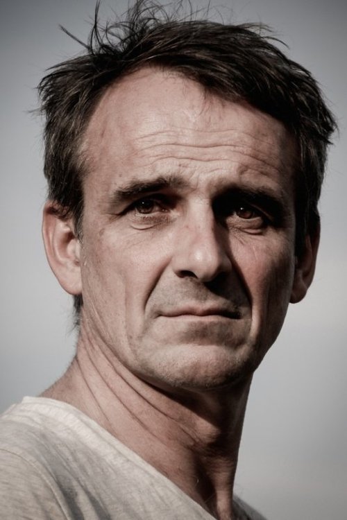 Matthias Neukirch as Dr. Arnow