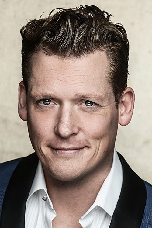 Jason Deline as Officer Daniels