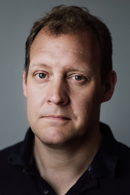 Justin Edwards as Charles Vernon