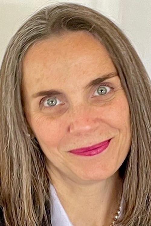 Jenny McManus as Upscale Bar Patron