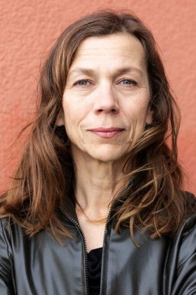 Michaela Winterstein as Hilde