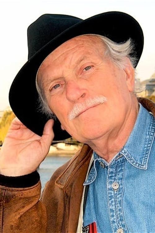 Robert Symonds as Dave Goodwin