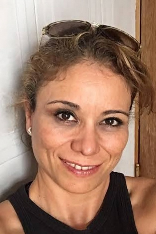 Claudia Motta as Niña Peninsular #2 (voice)