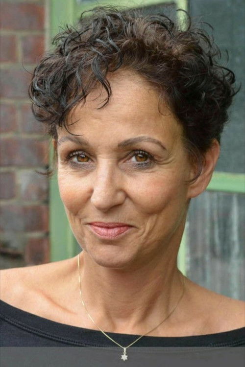 Sandra Kreisler as Sarah Kroll