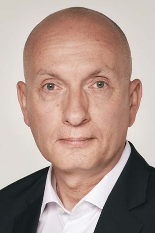 Ask Rostrup as Nyhedsoplæser (voice)