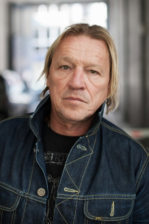 Guy Staumont as M. Raymond