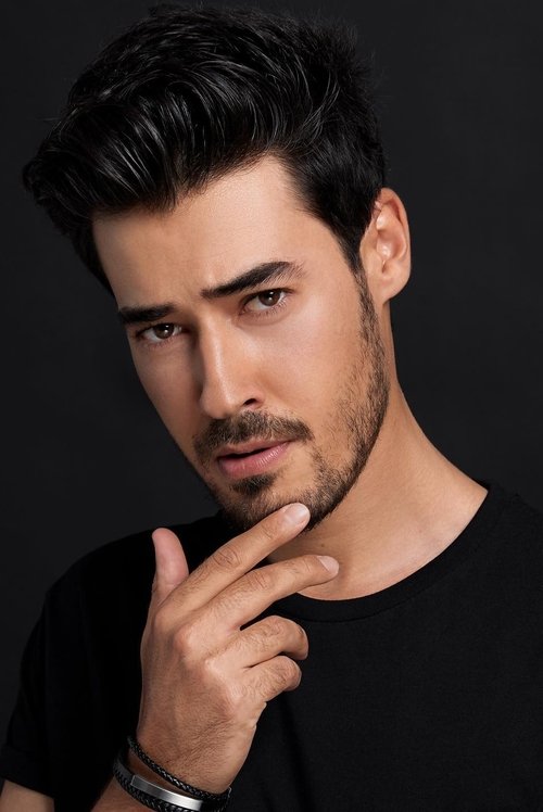 Berkay Veli as Tarık